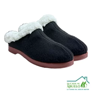 Pantuflas negras con peluche