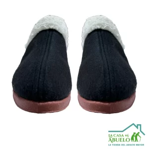 Pantuflas negras con peluche