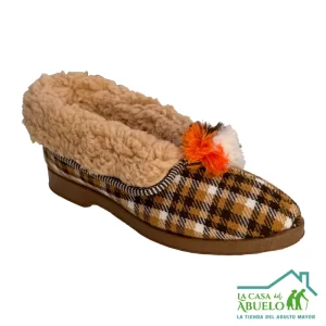 Pantuflas cuadros y forro tipo carnero